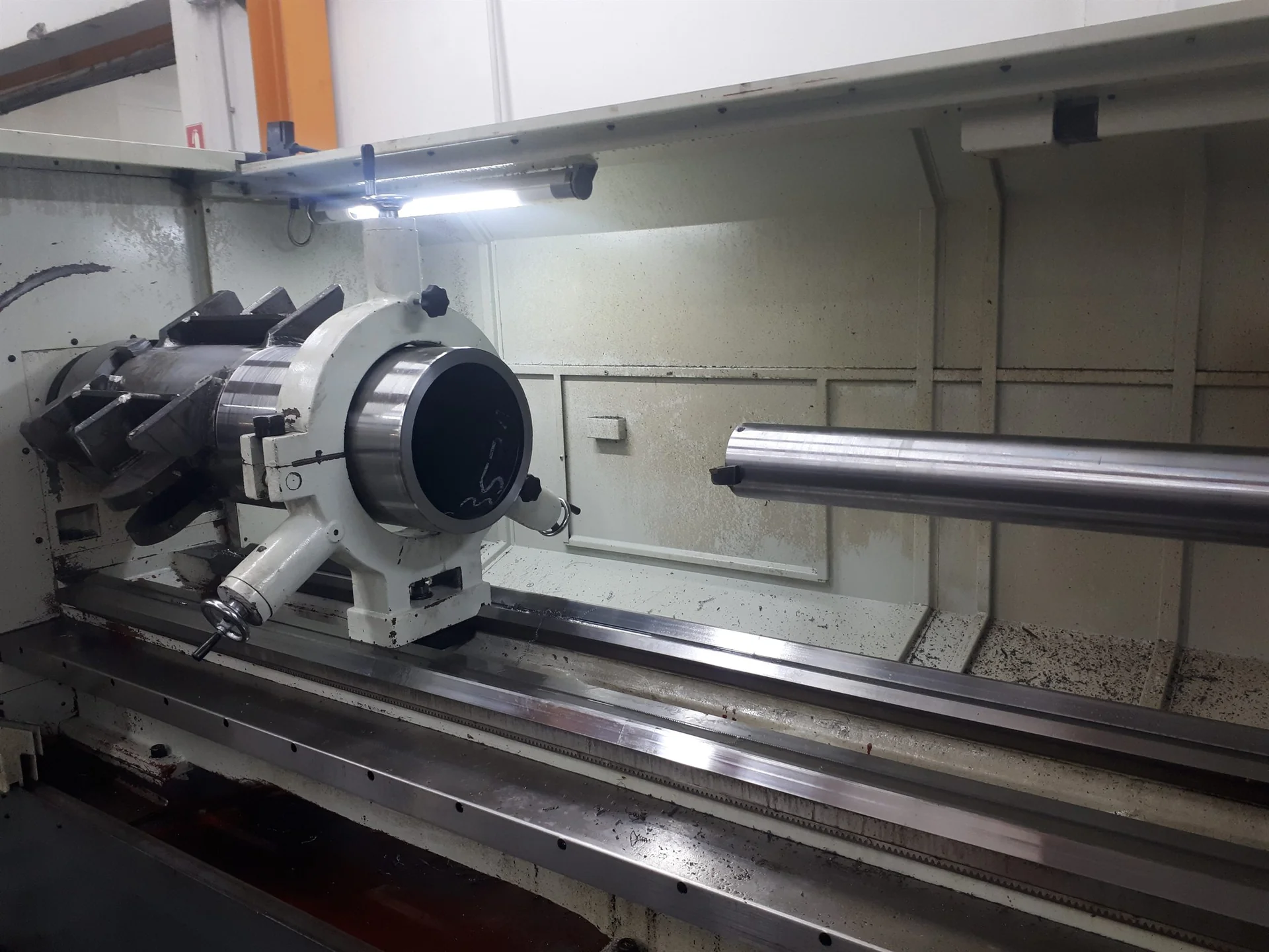 CNC-Drehbearbeitung eines rotationssymmetrischen Bauteils